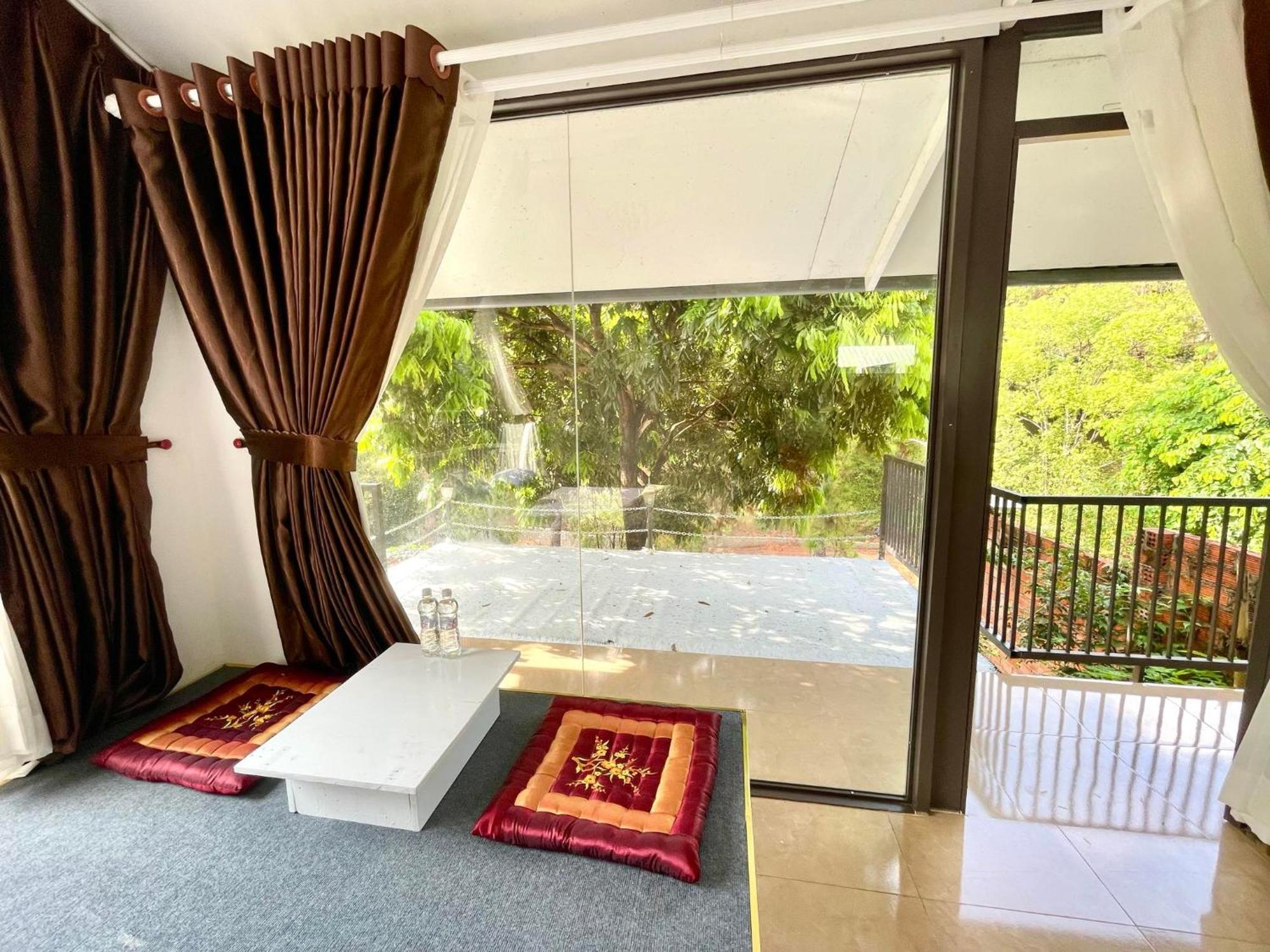 Lake View Homestay Pleiku Ngoại thất bức ảnh